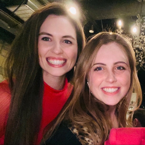 Meet your Poshers, Natalie and Caroline Miller - Picture 1 of 1